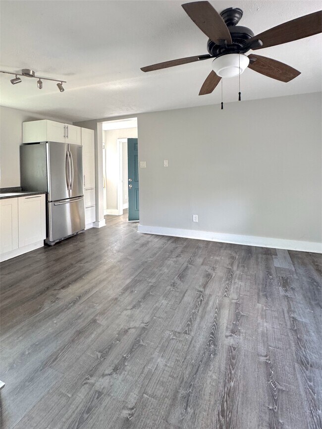 Building Photo - 6832 Avenue I