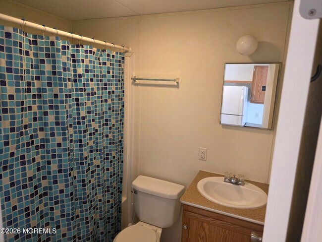 Photo - 469 S Green St