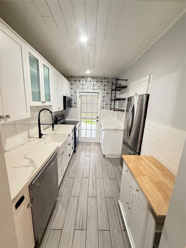 Photo - 430 NW 60th Ave