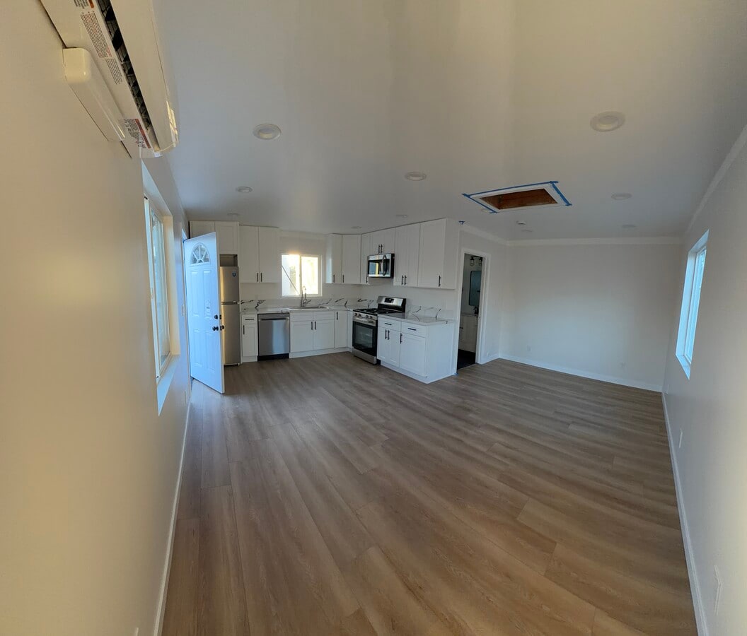 Photo - 8154 Vanscoy Ave