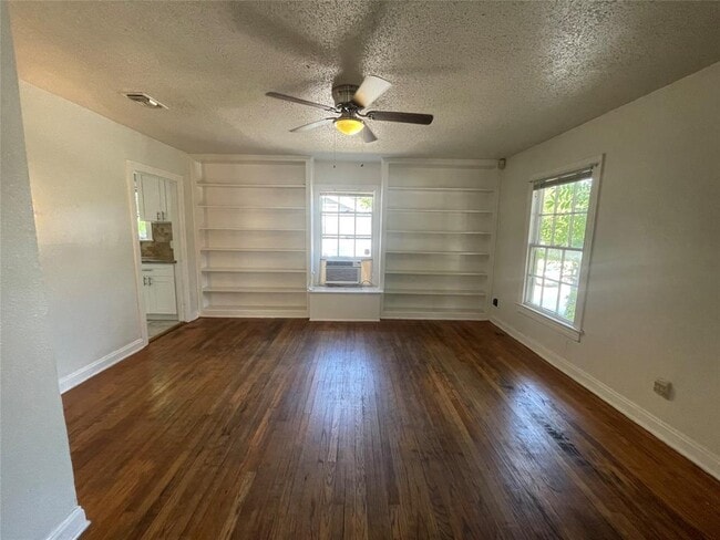 Photo - 819 E 31st St