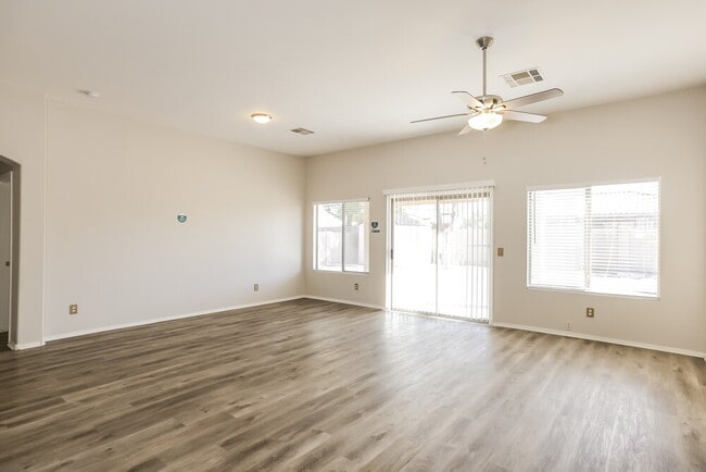 Photo - 14411 N 149th Dr