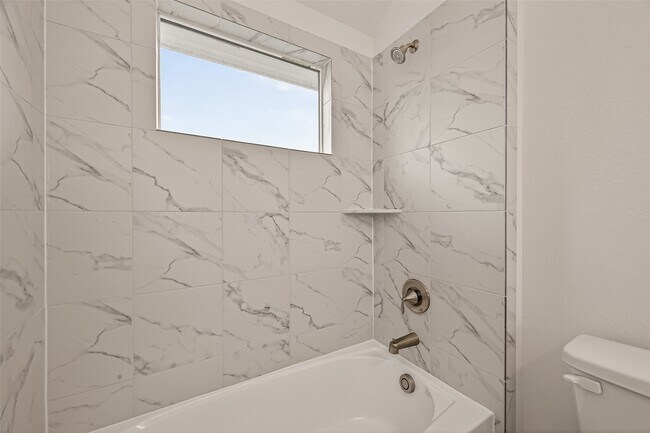 Photo - 1502 Hussion St