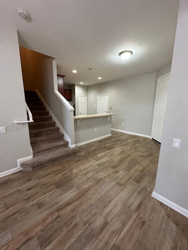 Photo - Well maintained townhouse in Spring Isle