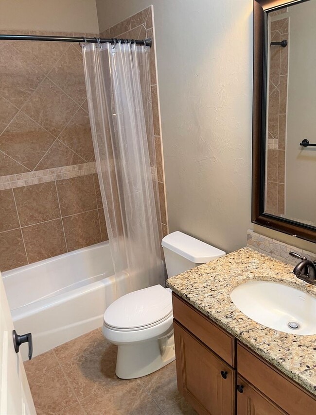 Photo - Beautiful 3 Bedroom 2 Bath Duplex.