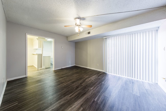 Photo - The Colony Apartments - Crestview
