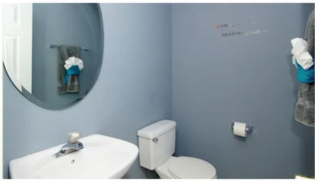 Half bathroom - 116 Enclave Cir