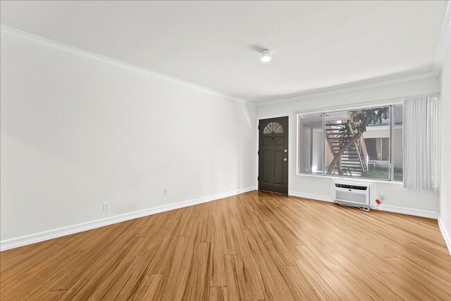 Photo - 11661 Erwin St Unidad 07