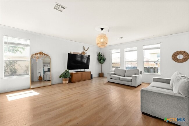 Photo - 504 E Little Dipper Dr