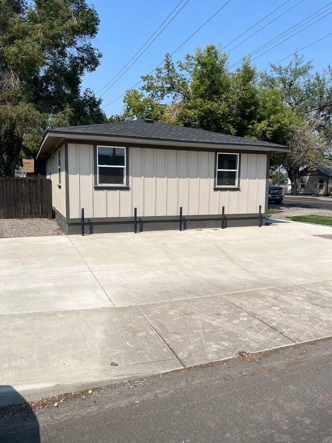 Photo - 306 W Antler Ave