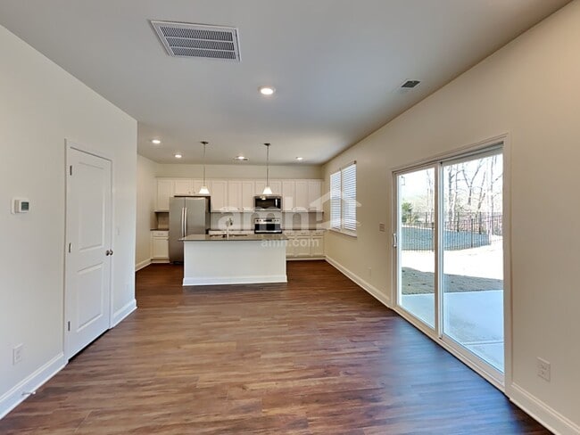 Photo - 617 Rivermist Dr