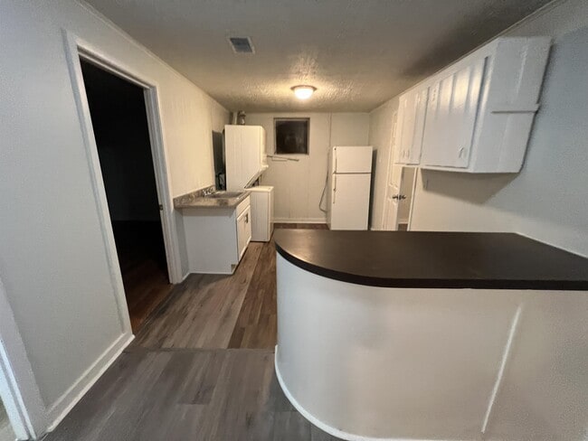 Photo - 465 Ethel St NW