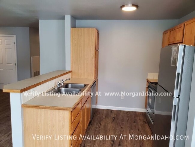 Photo - 10096 W Garverdale Ln Unit 102