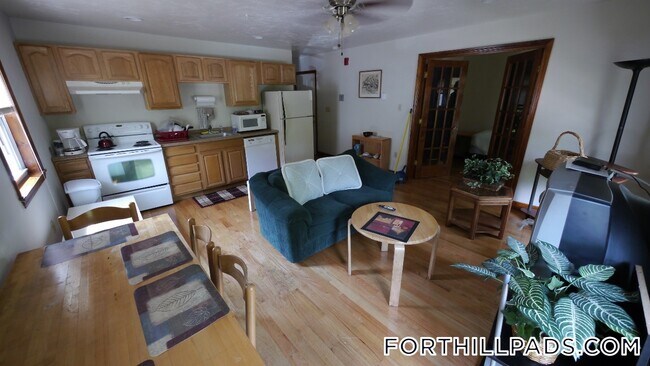 Photo - 121 Centre St Unit 3