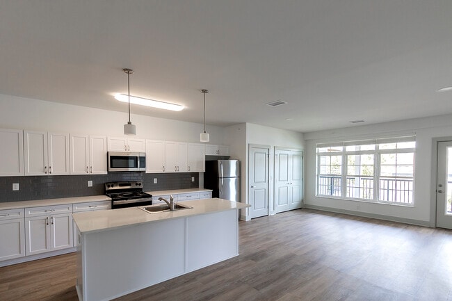 Photo - DeLaet's Landing