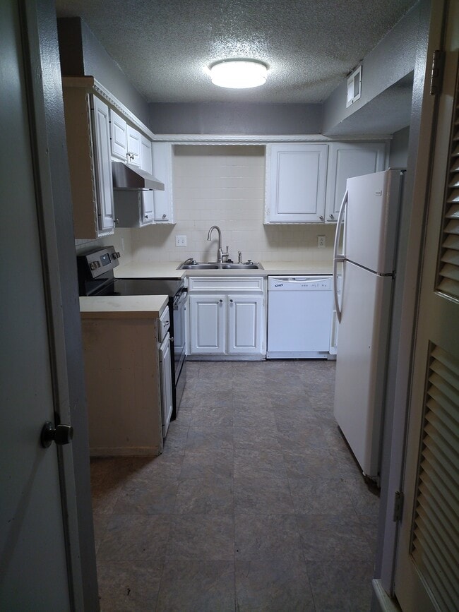 Building Photo - 4317 53rd St Rental