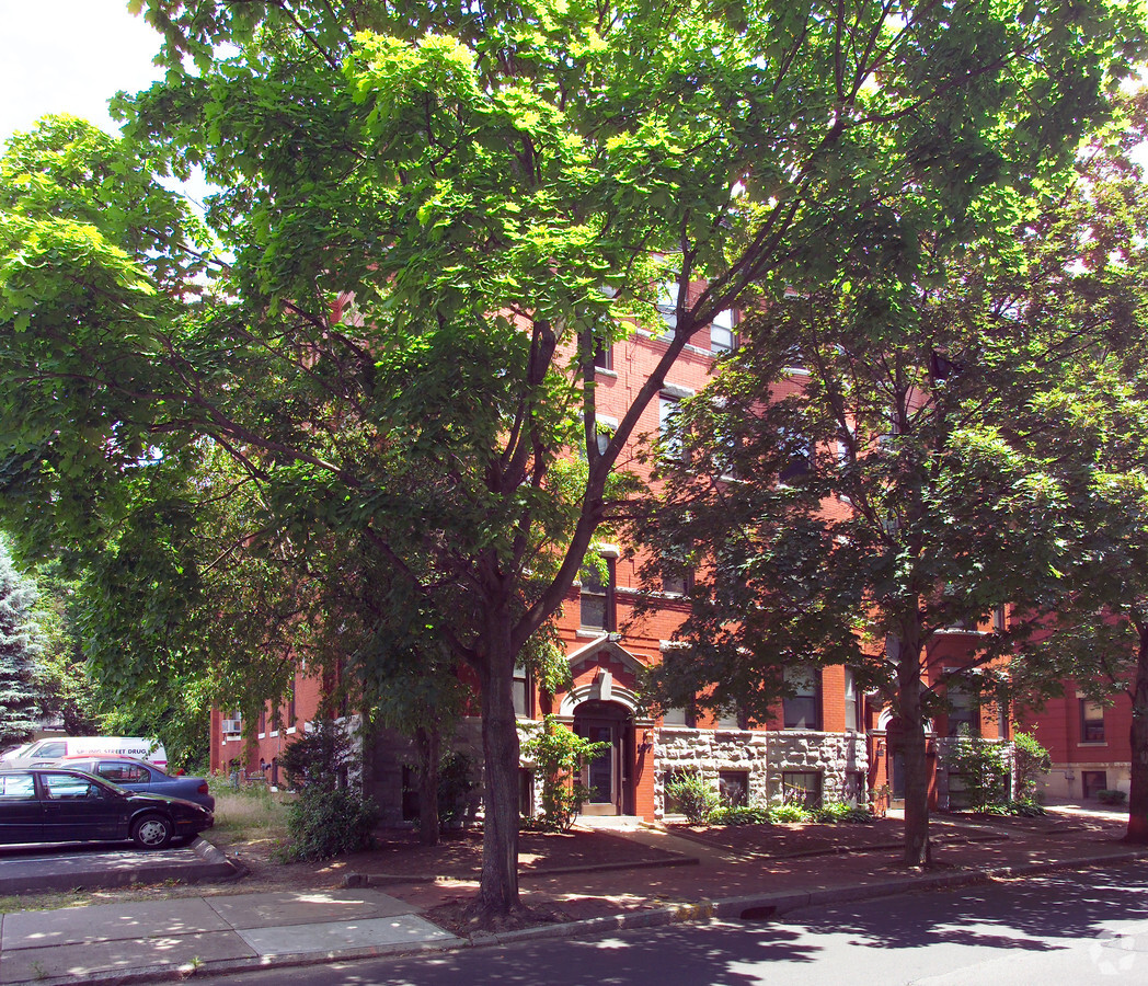 Photo - 103-107 Spring St Apartments