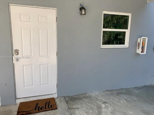 Photo - 1762 NW 15th St Unit 4