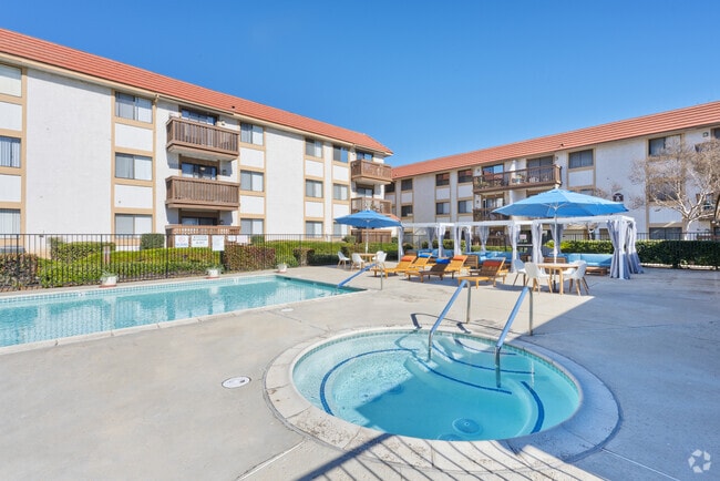 Rudolph Hendrickson Senior Apartments - Pool