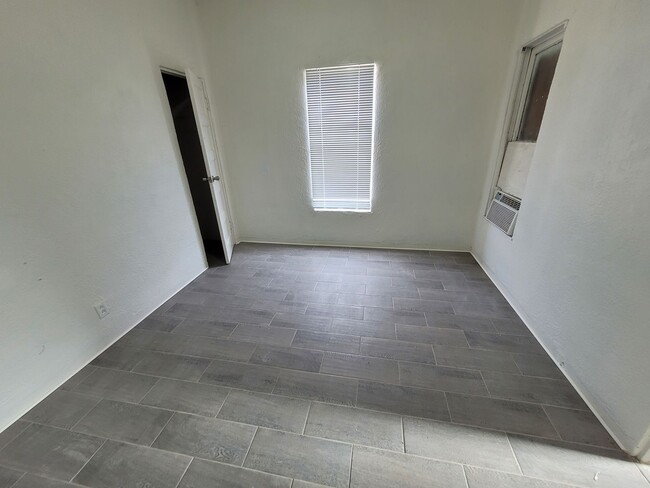 Photo - 383 S 7th Ave Unit 385