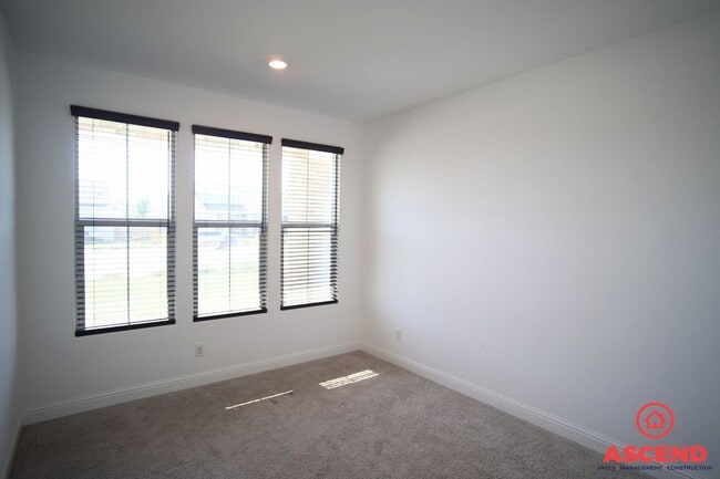 Photo - Newly Built Home with Solar in Gossamer Grove!