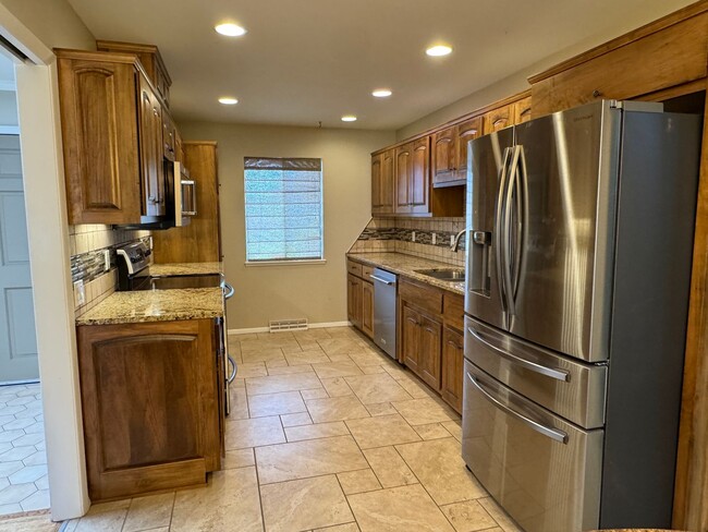 Photo - 4 Bedroom, 2 Bathroom Home near Louisiana & Osuna