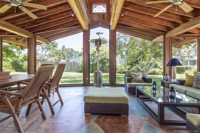 Photo - 116 Overshore Dr E