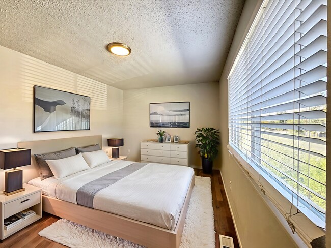 Photo - 1105 Mt View Ln