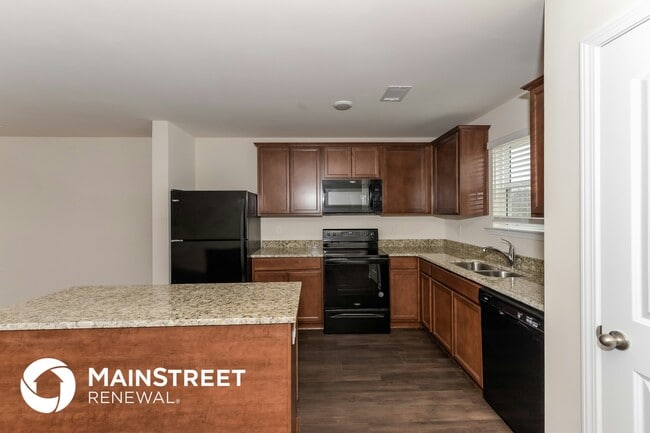 Photo - 2714 Swarm Ct