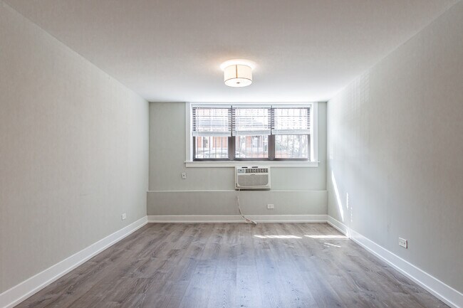 Photo - 454 W Barry Ave Unidad B