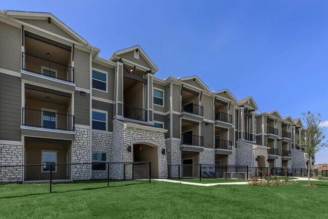 Photo - 9311 FM1560 Unidad b2