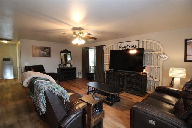 Photo - 810 W Eden St