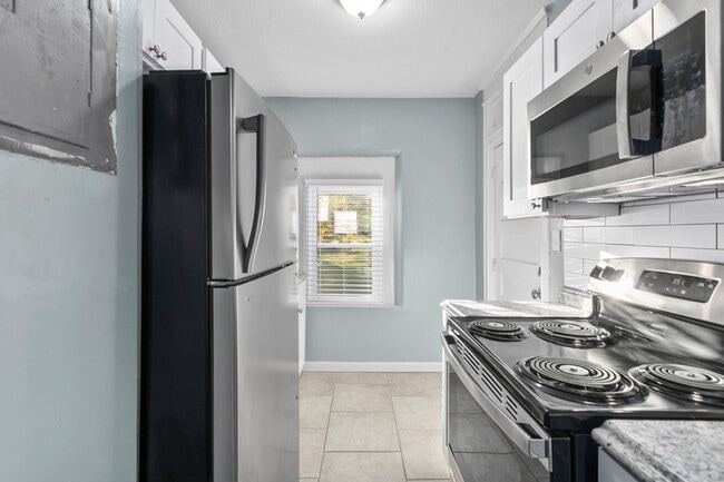 Photo - 24 W 34th St