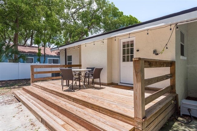 Photo - 206 W Warren Ave
