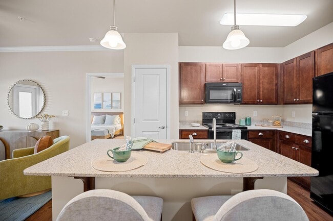 Photo - Amelia Station