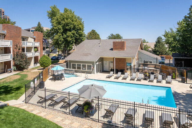 Year Round Pool - Arabella Apartments