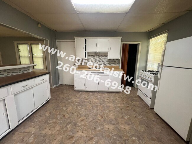 Photo - 3 Bedroom House -$200 off first months rent