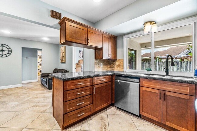 Photo - 1352 Wyndcliff Dr