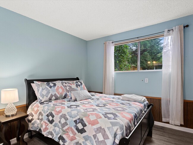 Photo - 16445 Ambaum Blvd S