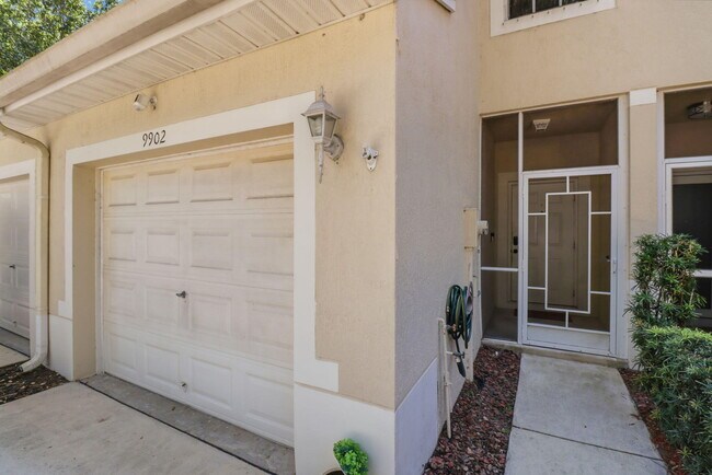 Photo - 9902 Lago Dr