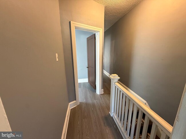 Building Photo - 5052 Wayne Ave