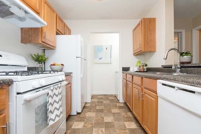 Photo - Riverside Apartments