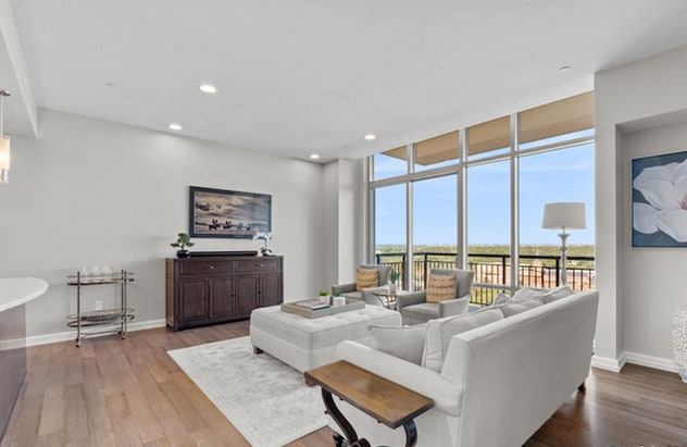 Building Photo - 4242 Broadway-318.5 Unit 318.5