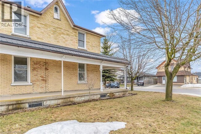 Photo - 144 Cambridge St
