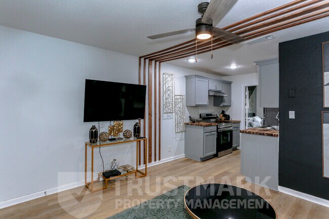 Photo - 614 Adams Ave Unit #4