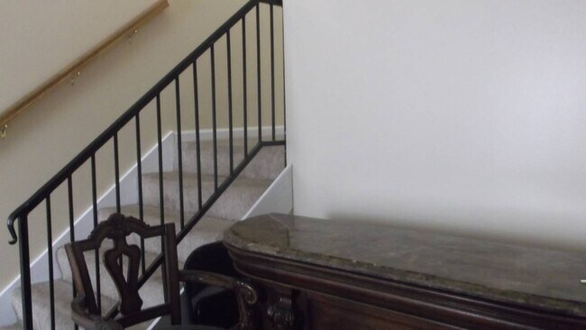 Photo - 1451 Roberts Rd