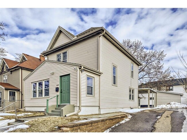 Building Photo - 610 Fairview Ave N