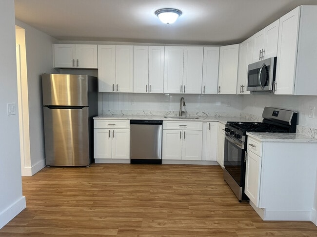 Building Photo - 69 Florence St Unit 3 Rental