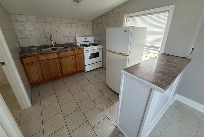 Photo - 2349 N Lorel Ave Unit 3R