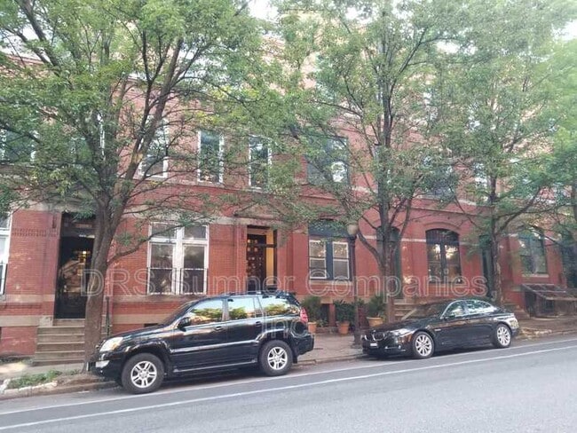 Building Photo - 2106 St Paul St